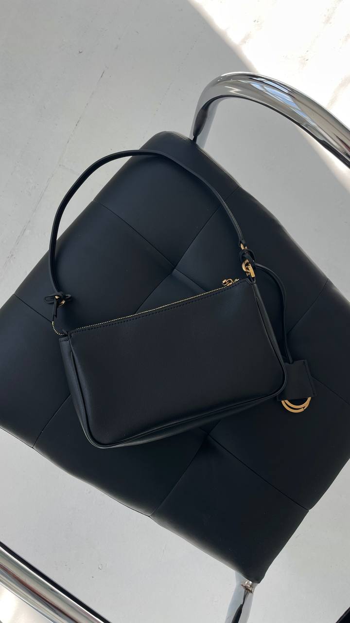 Luxury Leather Crossbody Bag – Timeless Elegance for Every Occasion