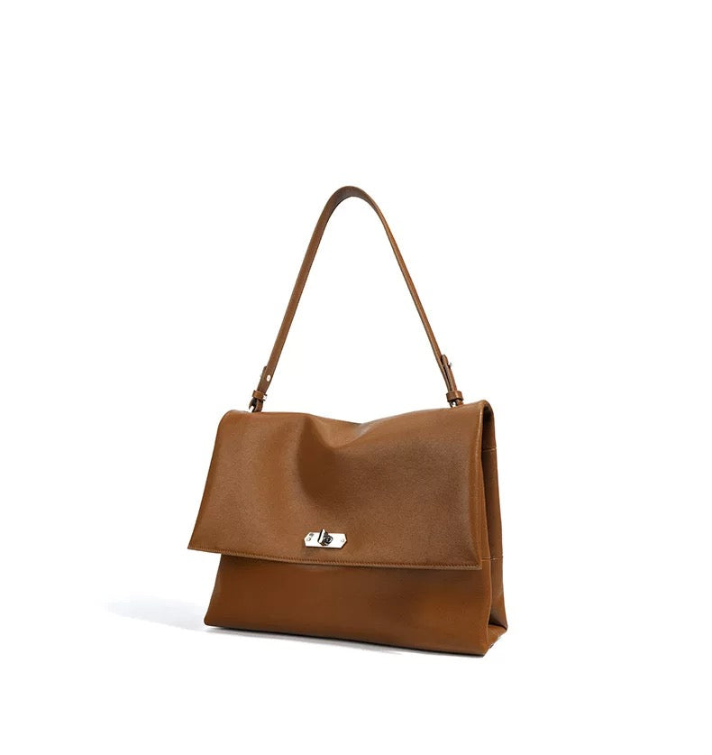 Véda Luxe – Exquisite Minimalism in Leather