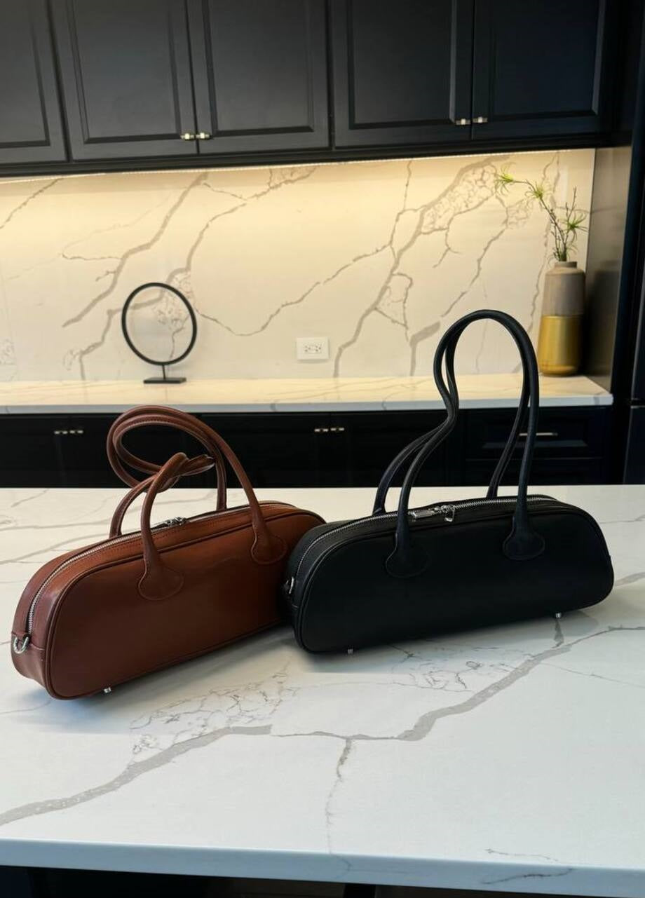 “Eleganza Nera” — Italian Leather Bag