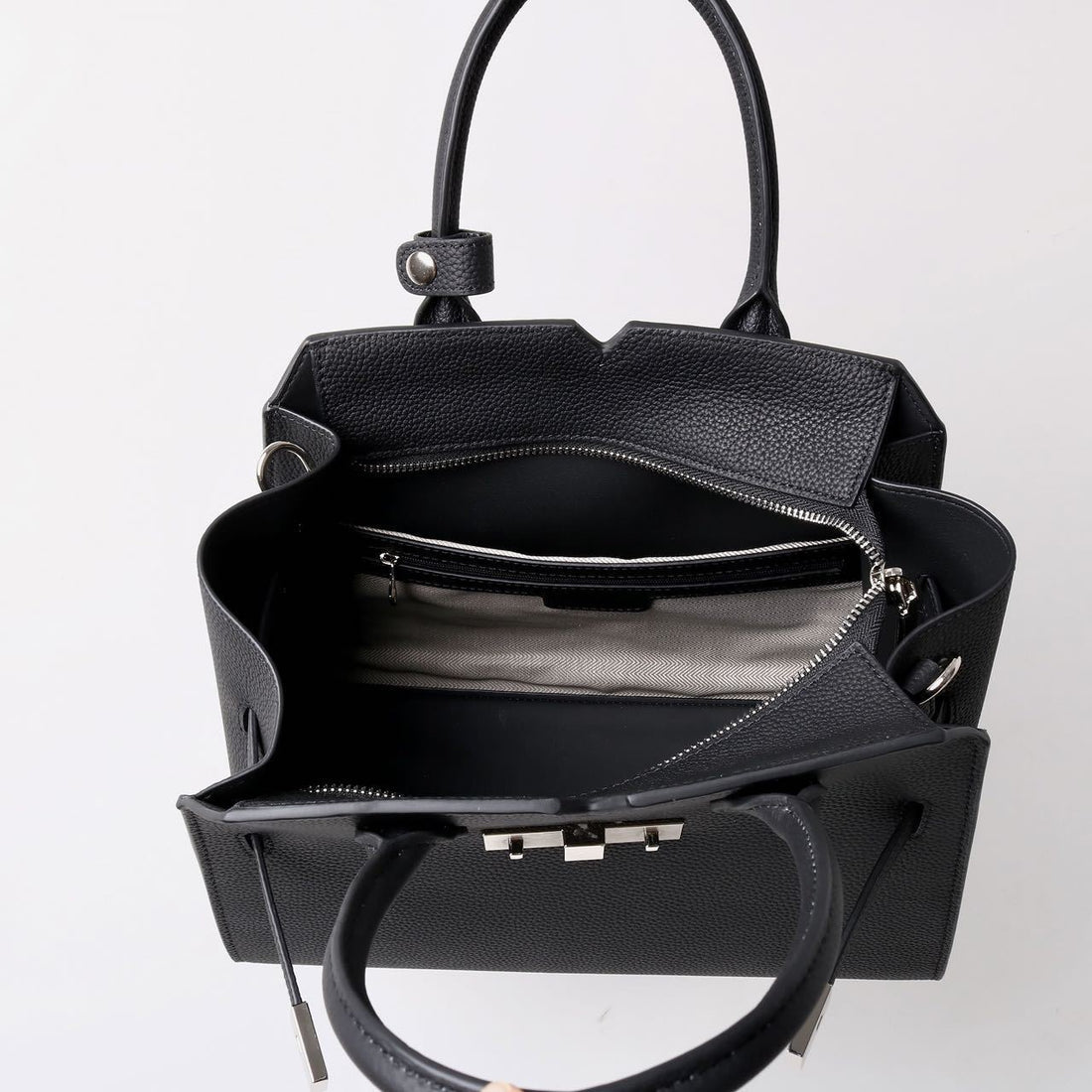 “Luna Classica” Bag — Genuine Leather, Premium Hardware, Timeless Elegance