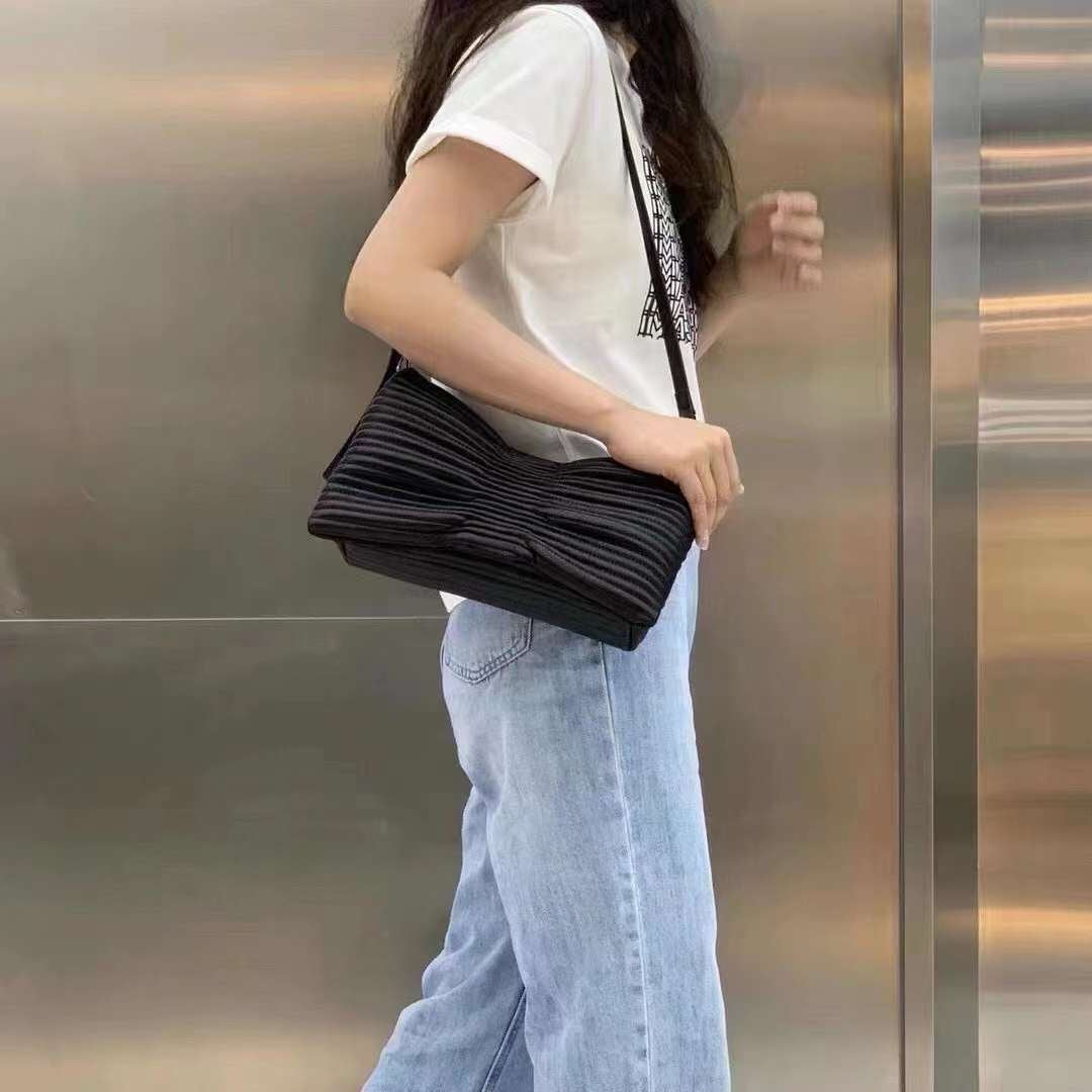 Genuine Leather Bag “Textured Grace”