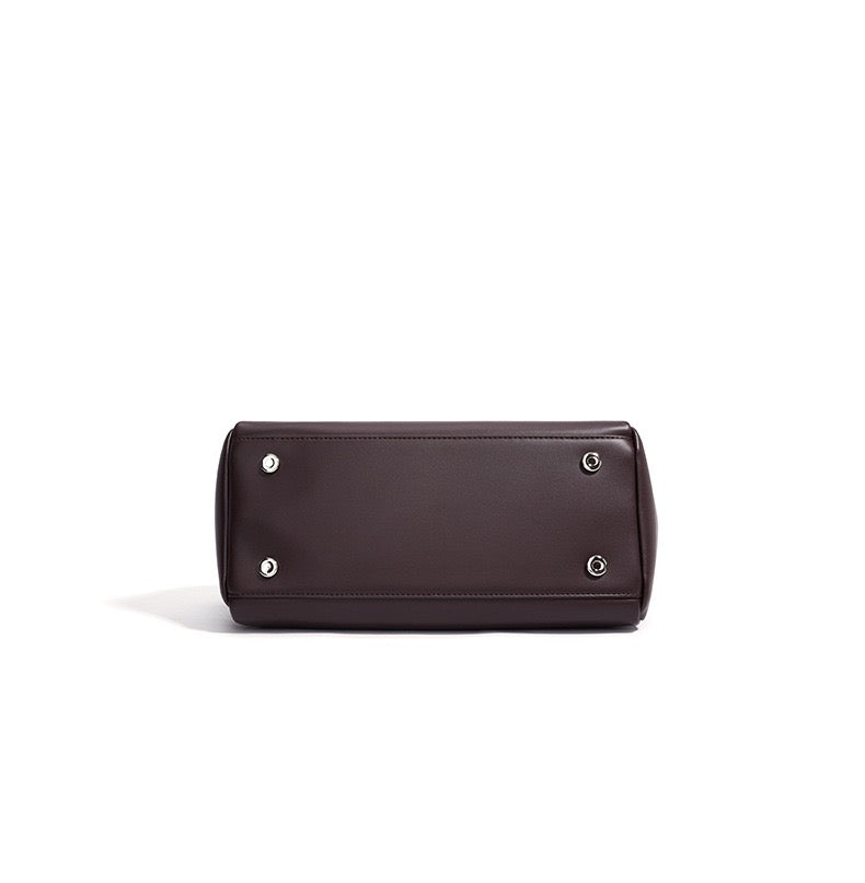 AYANA BAG — soft leather unisex bag with adjustable strap