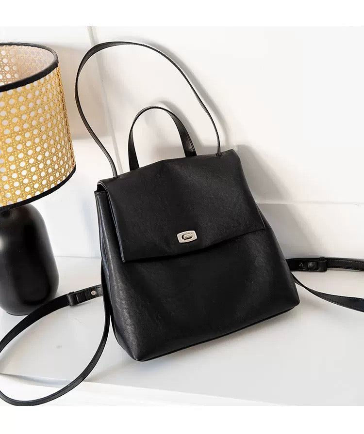 Timeless Leather Backpack Urban Elegance display picture 3