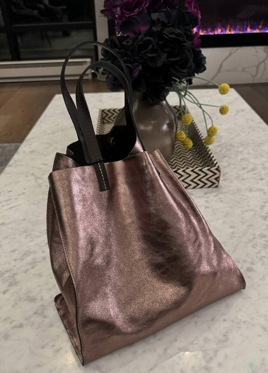 Gleam — Elegant Leather Shoppers