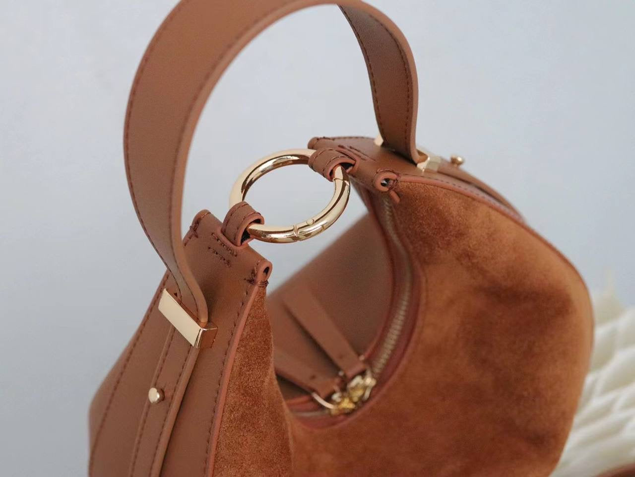 Luxe Harmony — a versatile bag with an adjustable strap