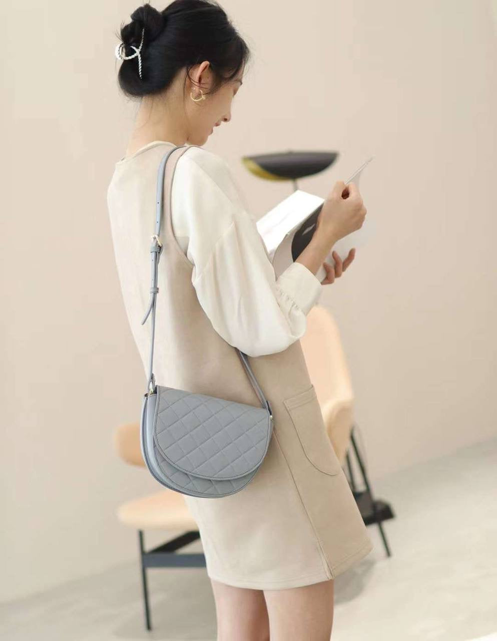 Genuine Leather Crossbody Bag — Elegance and Practicality in One Accessory