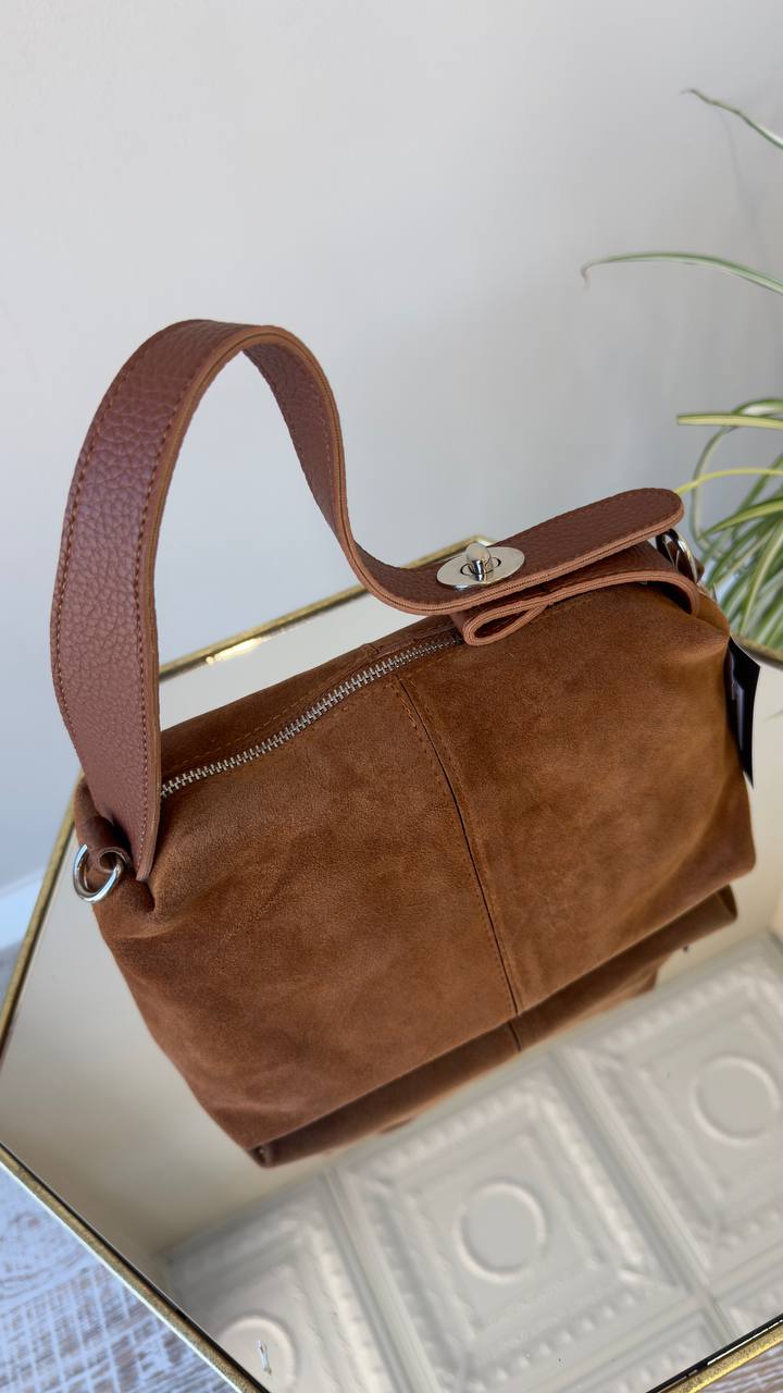 Stylish Suede Handbags for Everyday Use