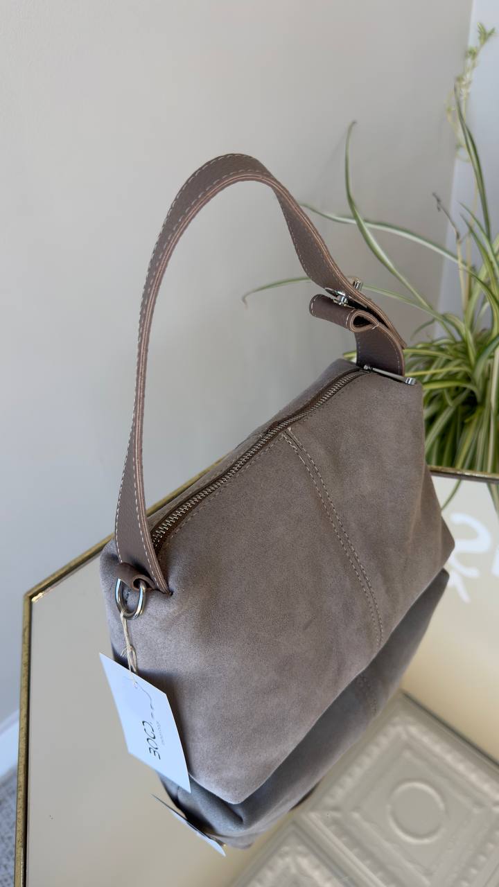 Stylish Suede Handbags for Everyday Use