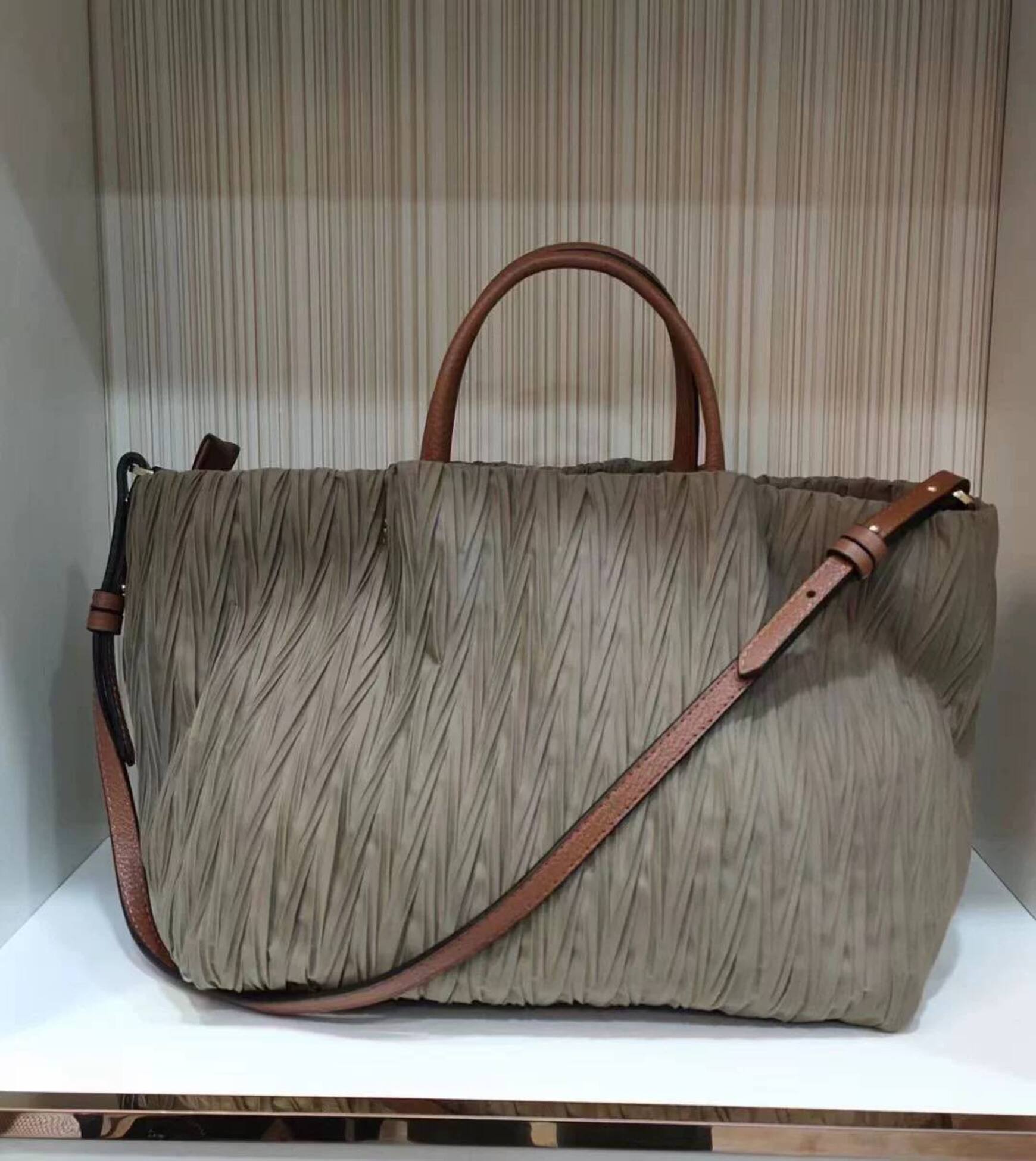 “Textura Luxe” — bag with a unique texture