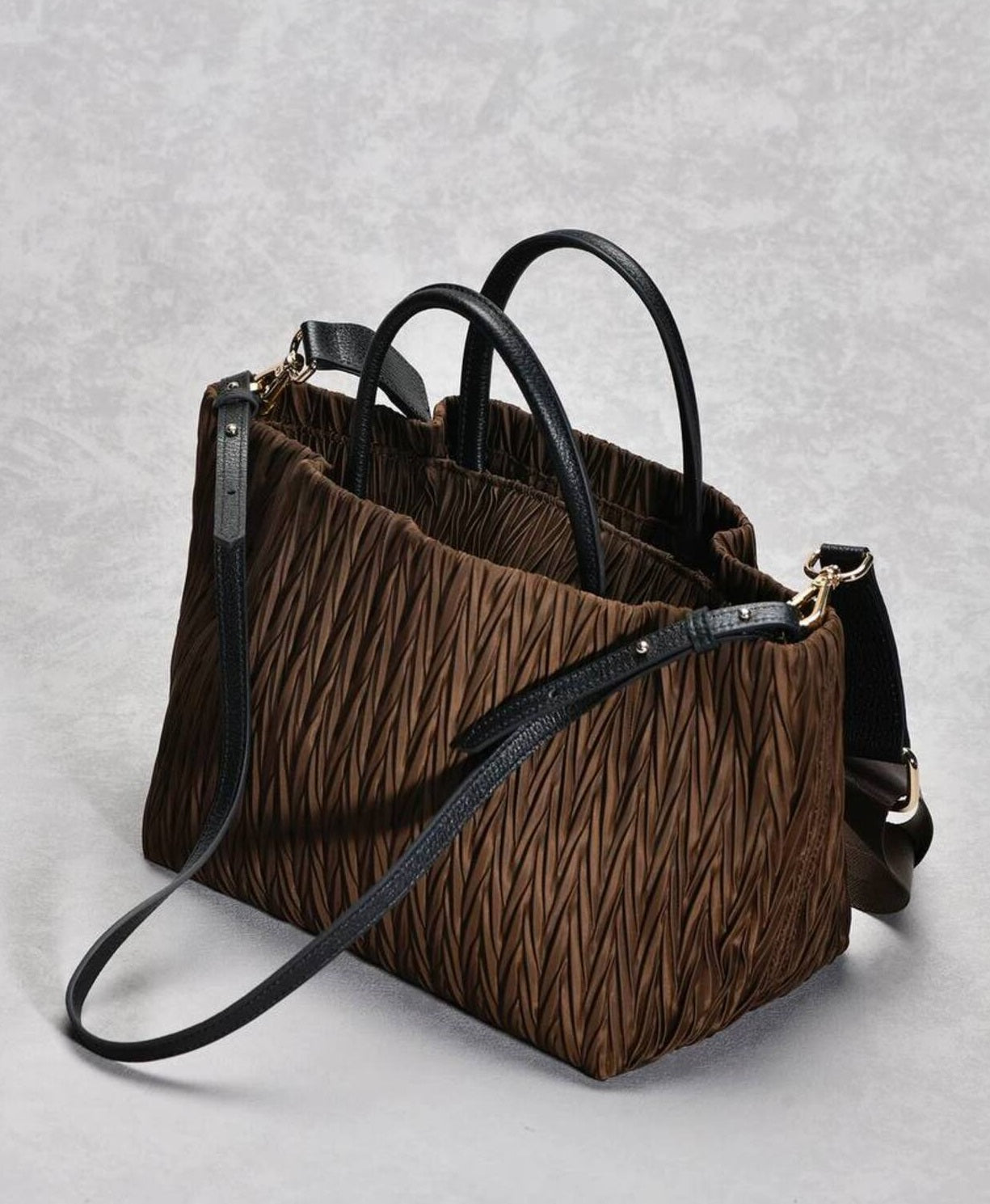 “Textura Luxe” — bag with a unique texture