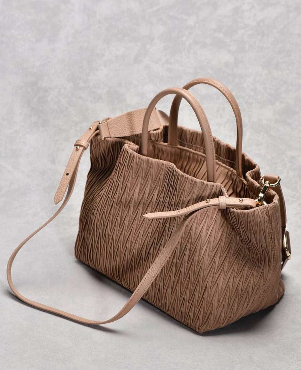 “Textura Luxe” — bag with a unique texture