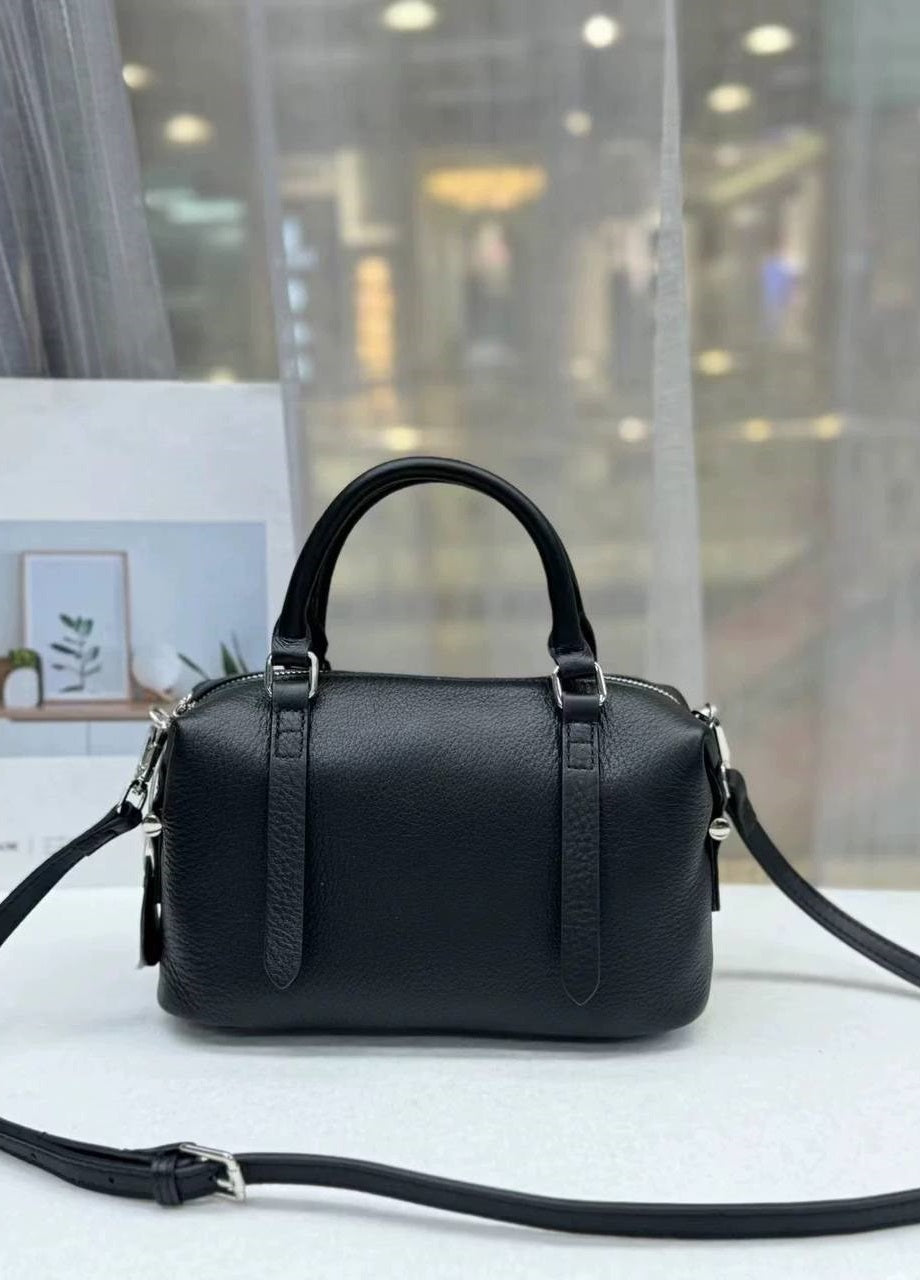 “Moderna” — leather bag for everyday style
