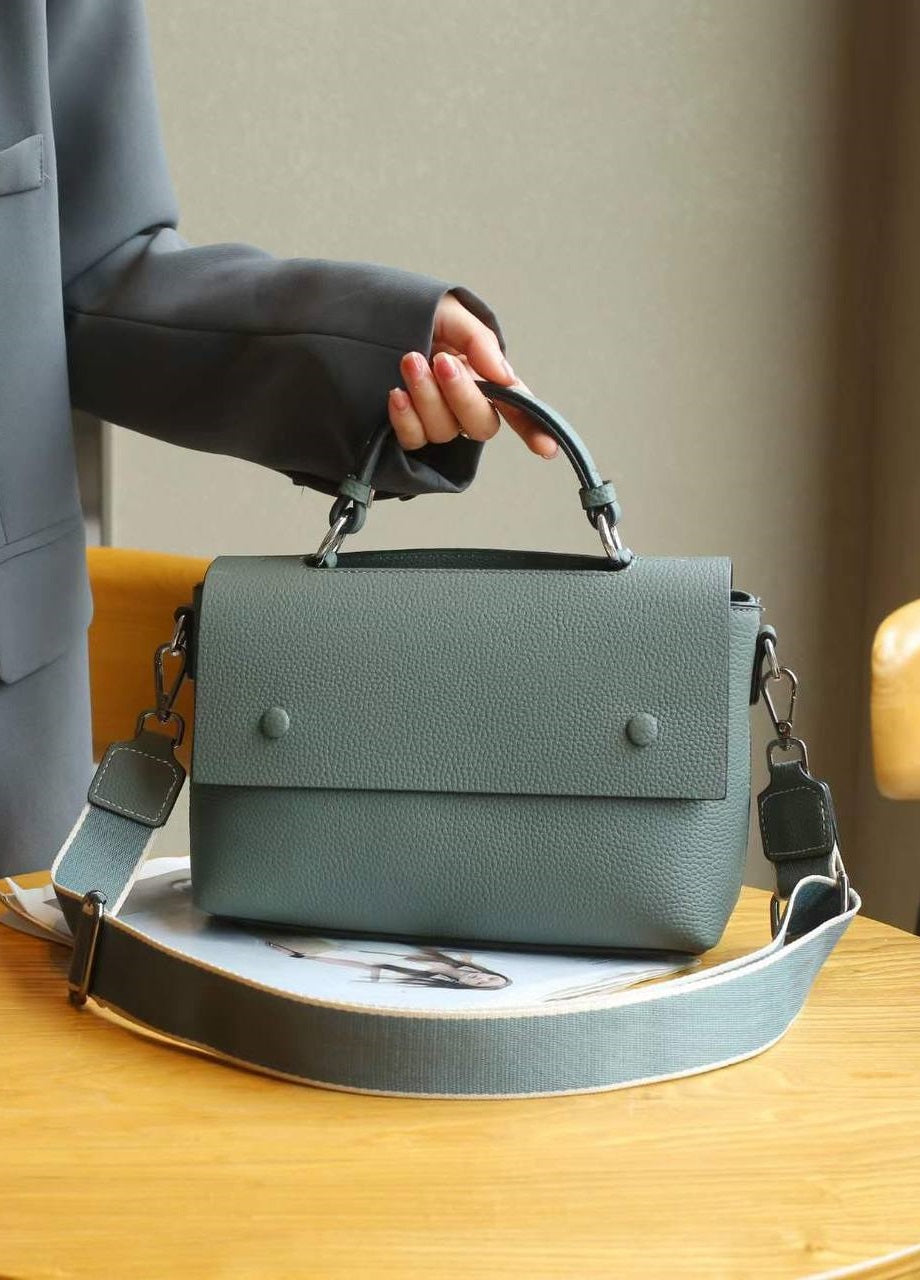 Eleganza — minimalist leather handbag