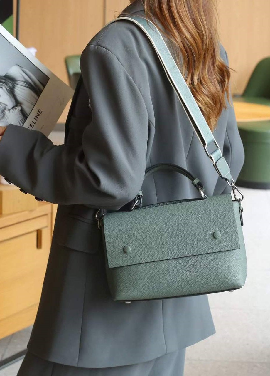 Eleganza — minimalist leather handbag