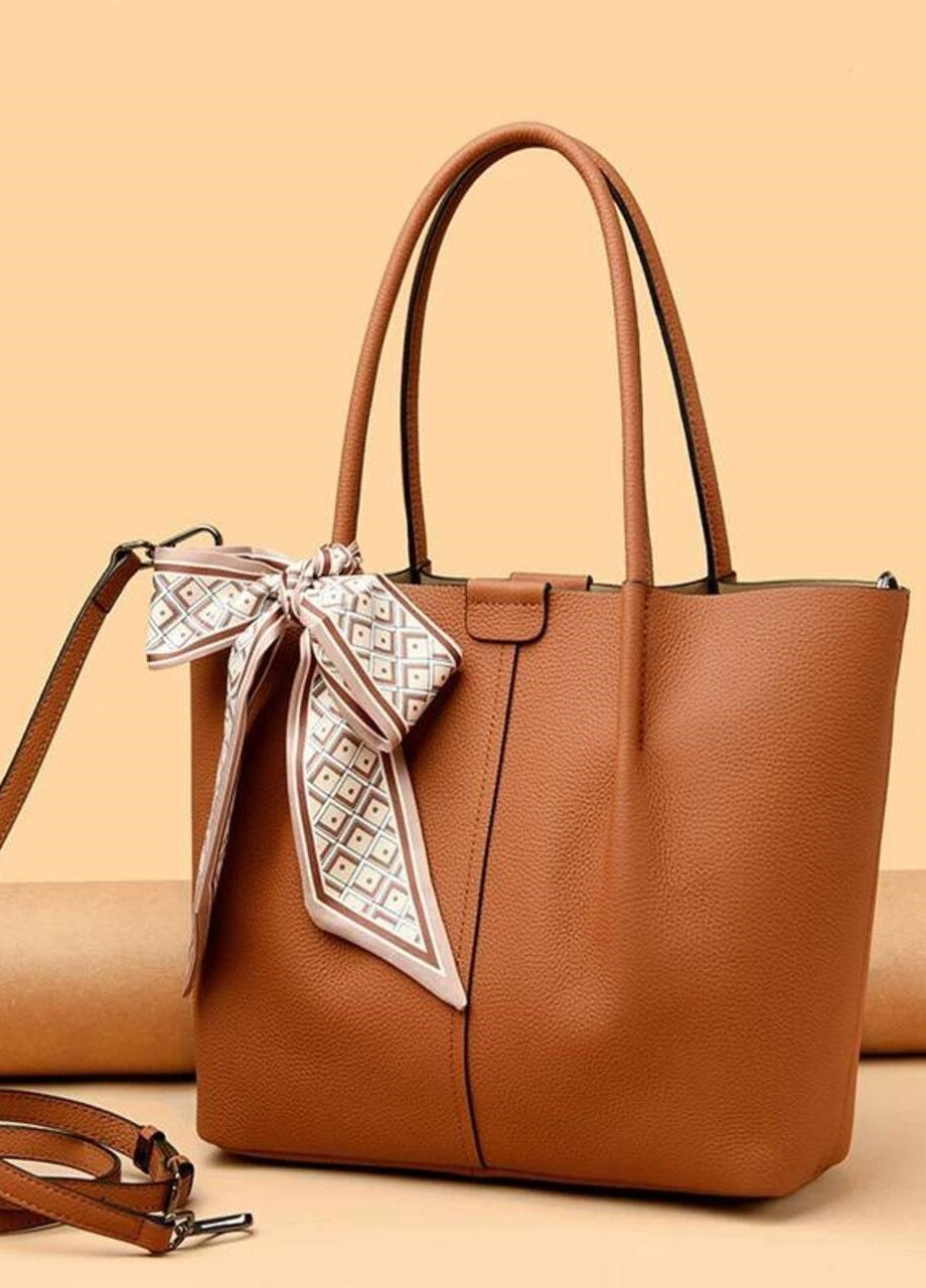 Bella Vita” — Modern Leather Tote Bag