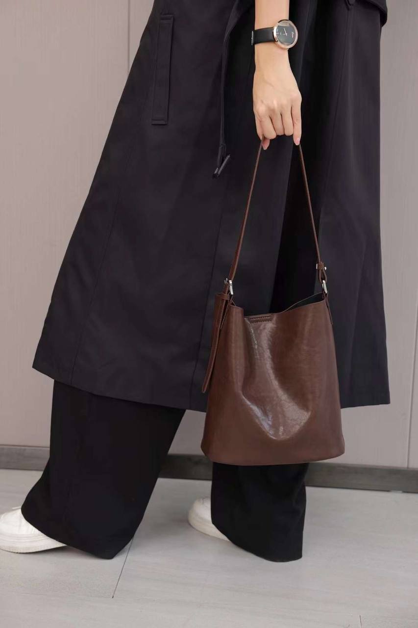 “Vera” – elegant genuine leather bag