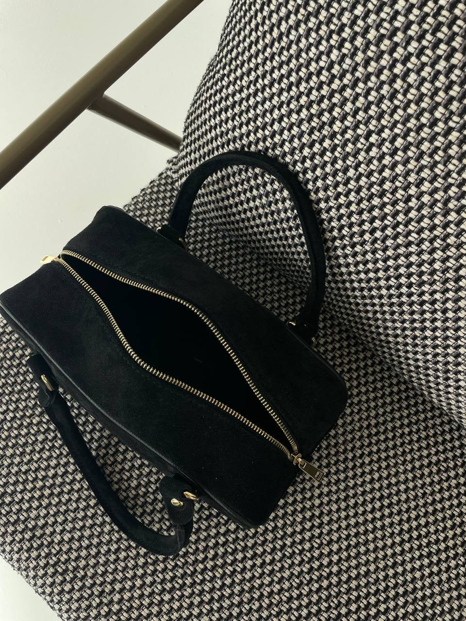 Suede Luxe. Shoulder bag.Made in Italy