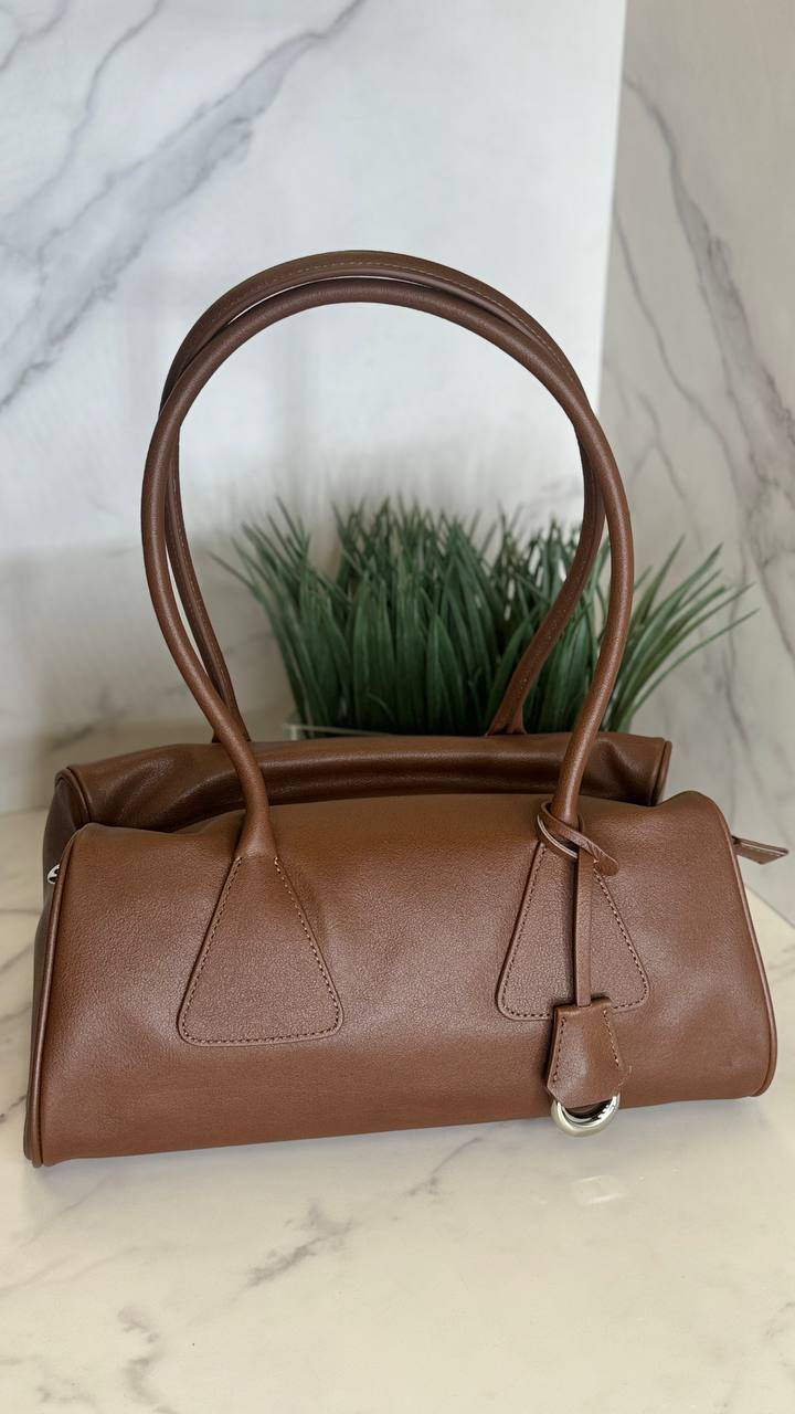 Bag “Luxe Silhouette” — Soft Cowhide Leather Shoulder Bag