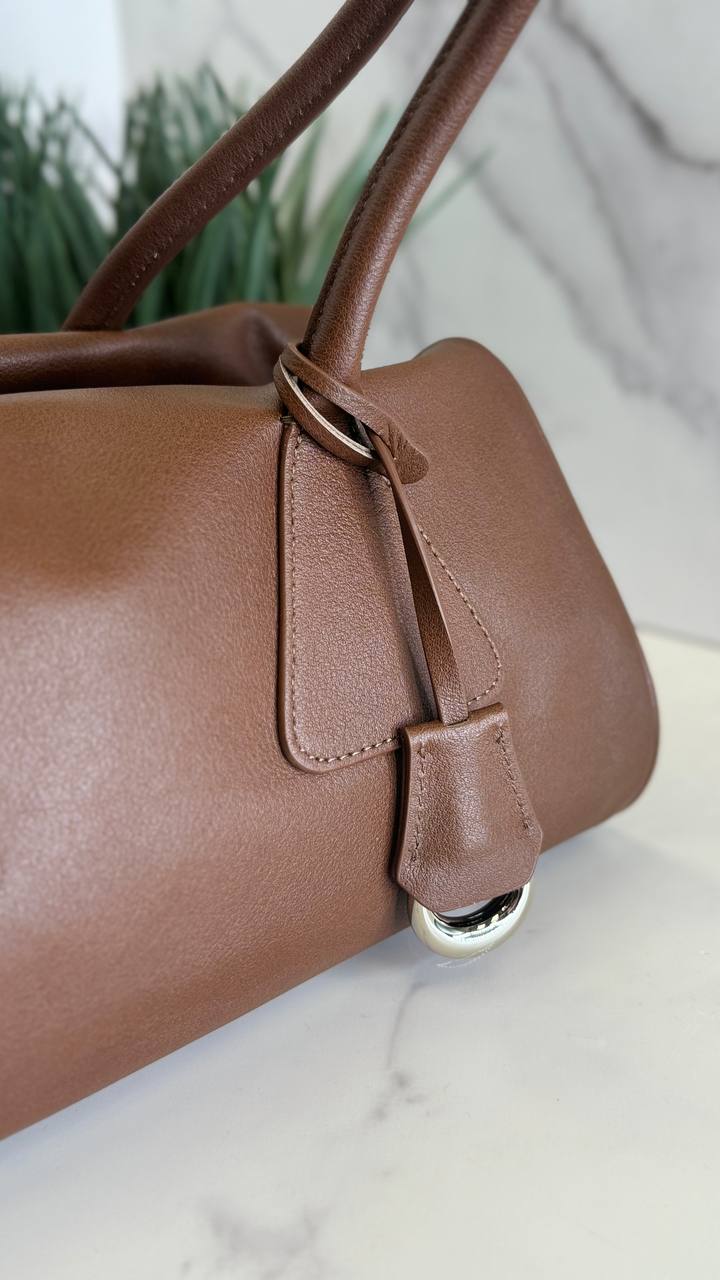 Bag “Luxe Silhouette” — Soft Cowhide Leather Shoulder Bag