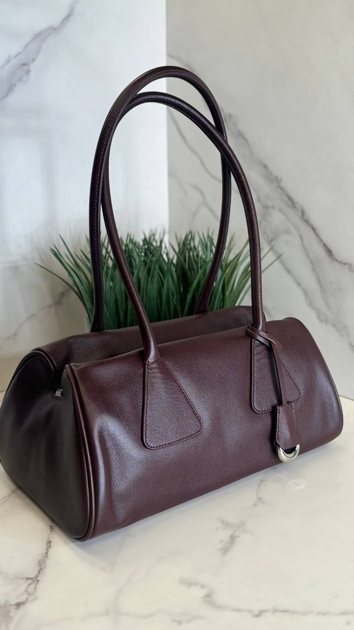 Bag “Luxe Silhouette” — Soft Cowhide Leather Shoulder Bag