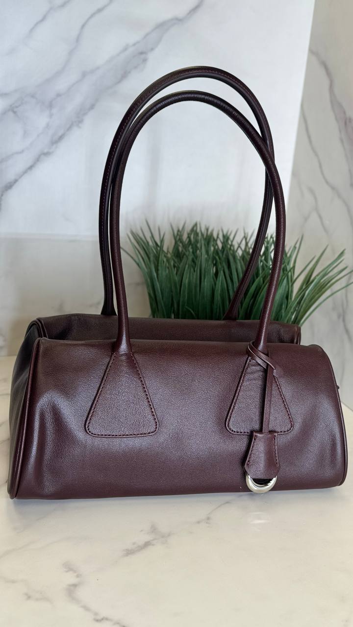 Bag “Luxe Silhouette” — Soft Cowhide Leather Shoulder Bag