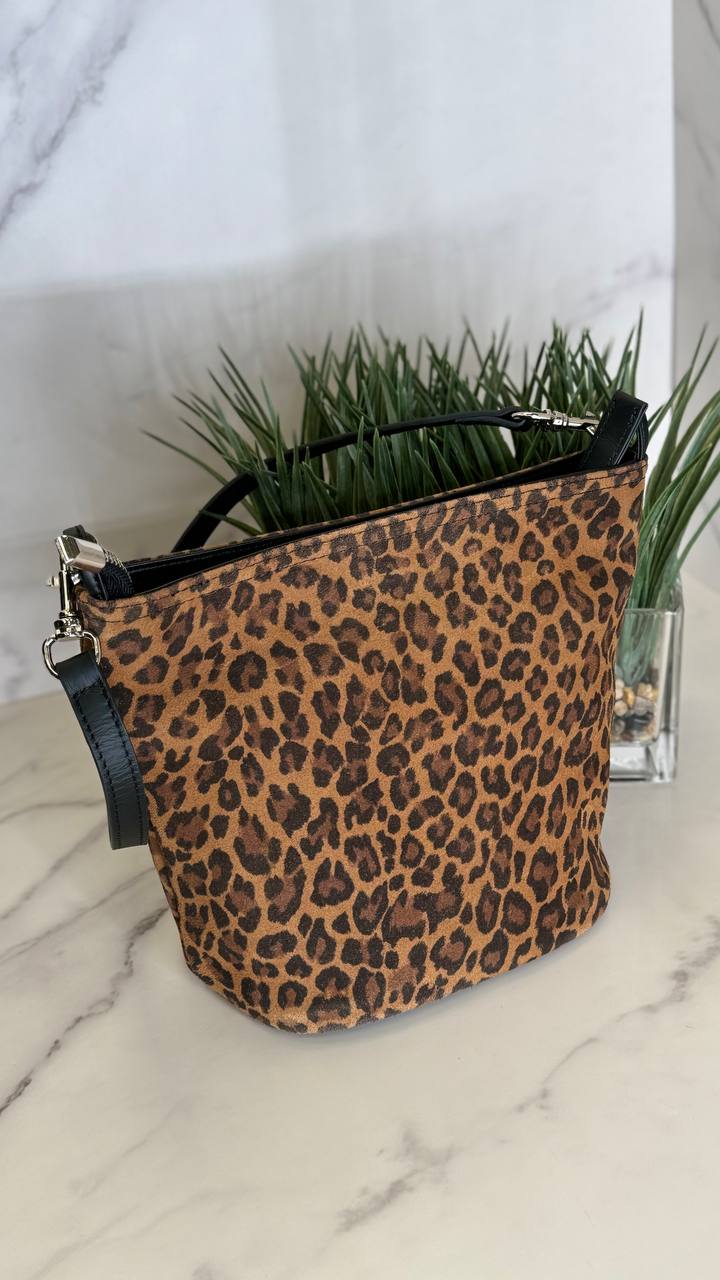 🐆 Wild Chic – Suede Top Handle Bag with Leopard Print 🐆