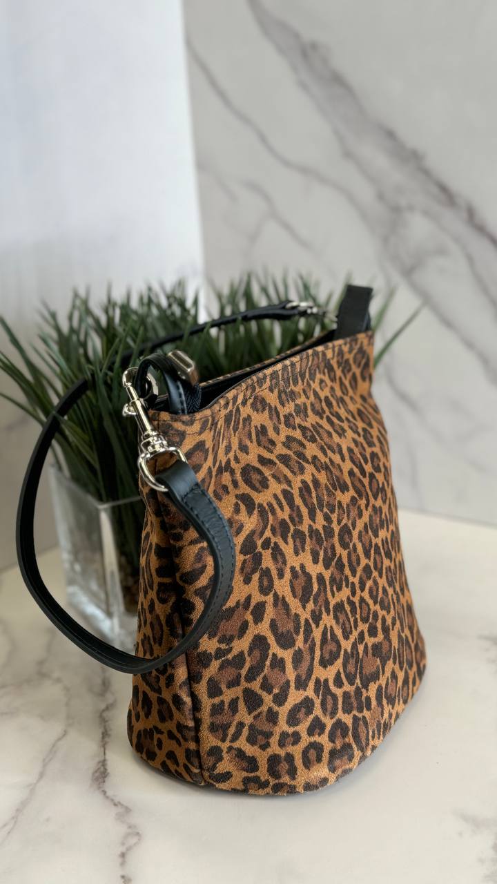 🐆 Wild Chic – Suede Top Handle Bag with Leopard Print 🐆