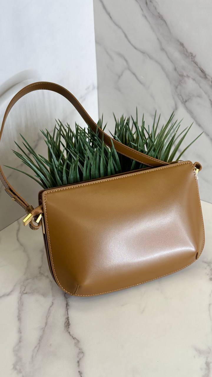 🎀 Elegant Charm Shoulder Bag – Your Daily Dose of Style and Elegance! 🎀