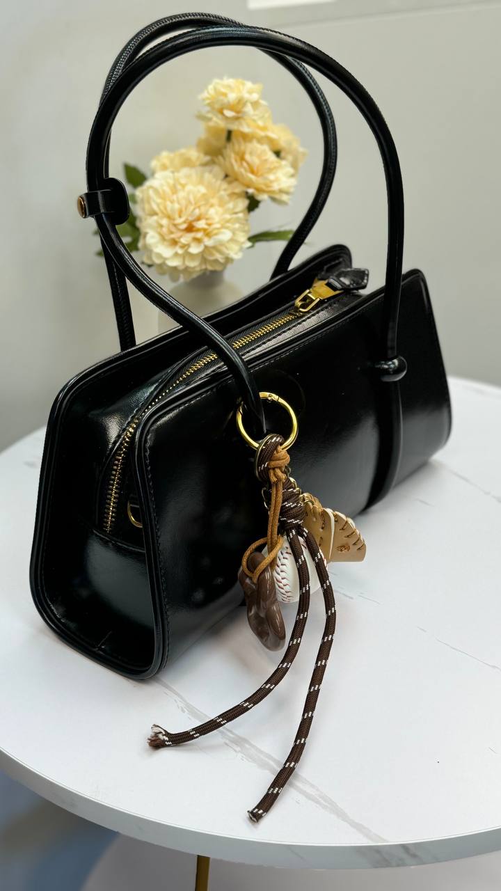 “Eleganza Pelle”
