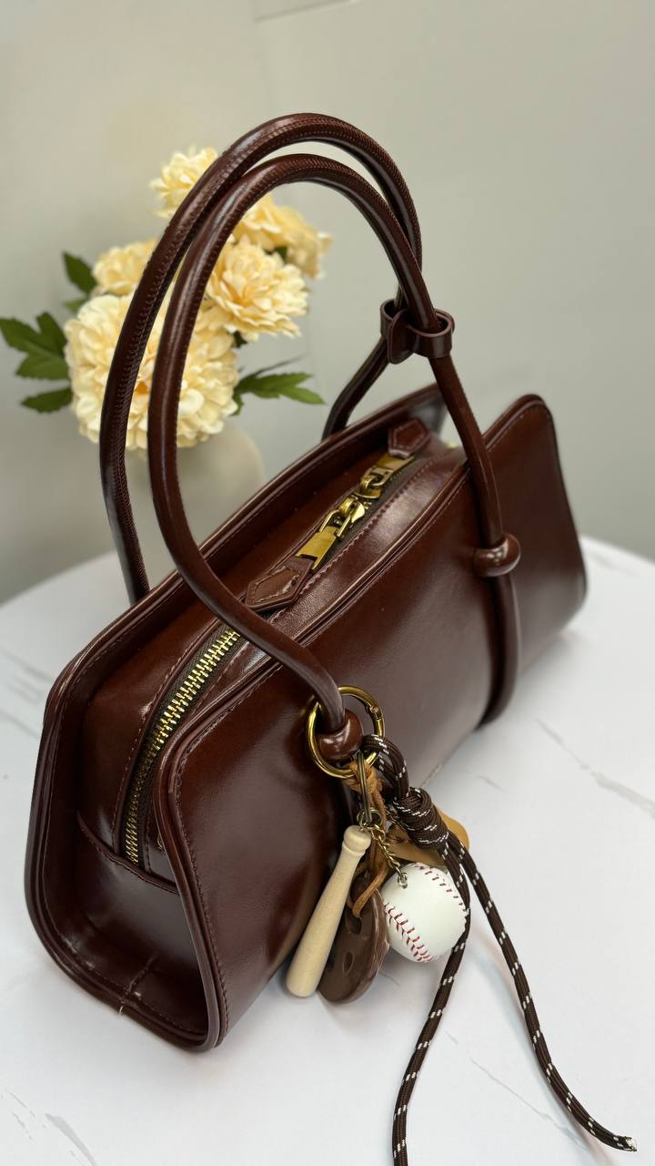 “Eleganza Pelle”
