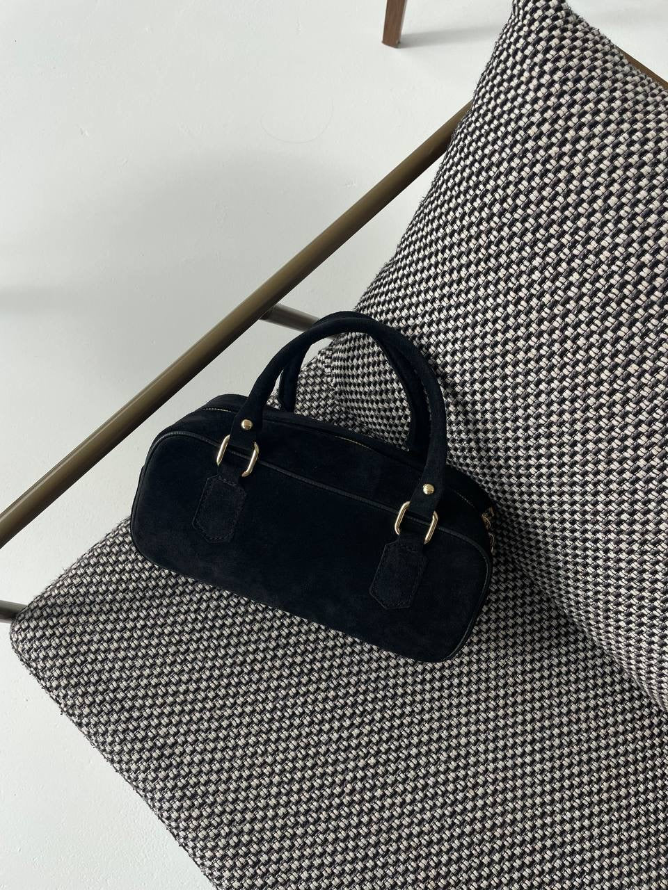 Suede Luxe. Shoulder bag.Made in Italy