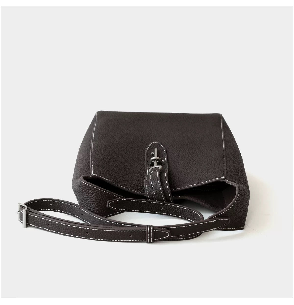 Leather Bucket Bag “Key Charm”