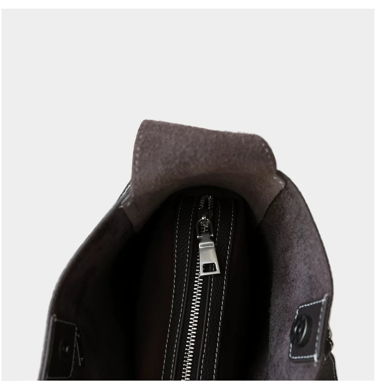 Leather Bucket Bag “Key Charm”