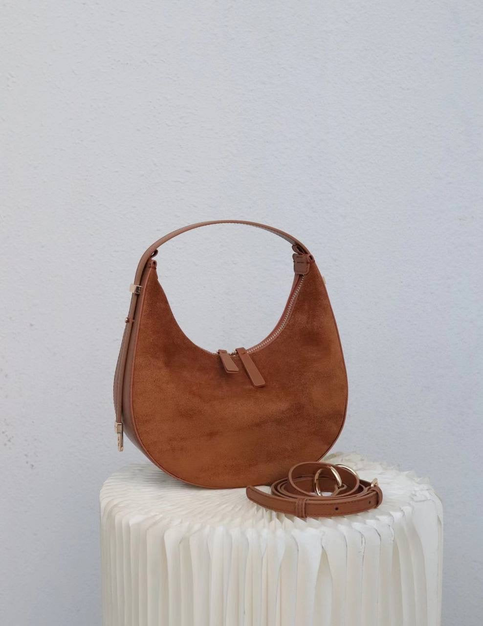 Luxe Harmony — a versatile bag with an adjustable strap
