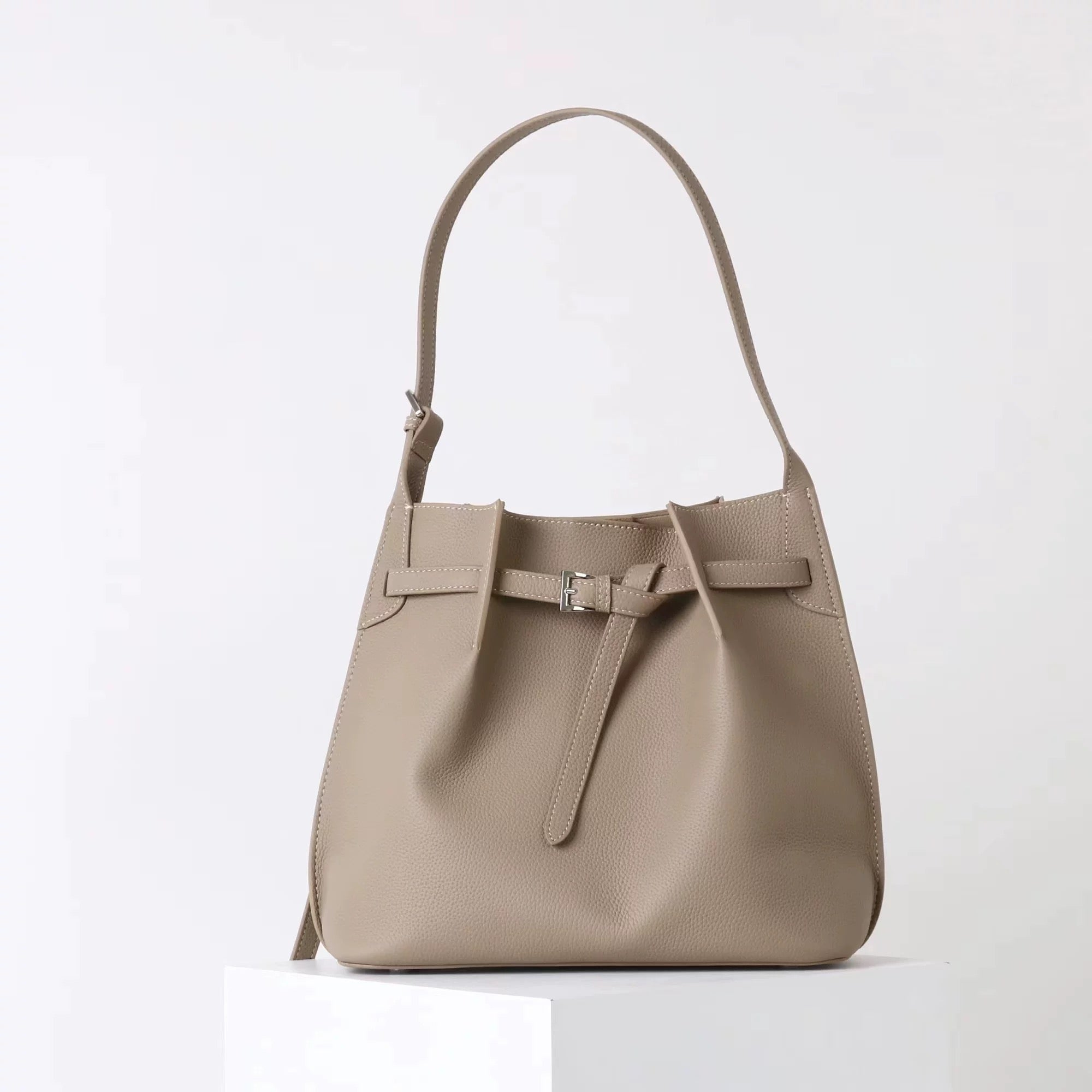 SARUNA Grain– 100% Full Leather Tote”. Women’s shoulder bag