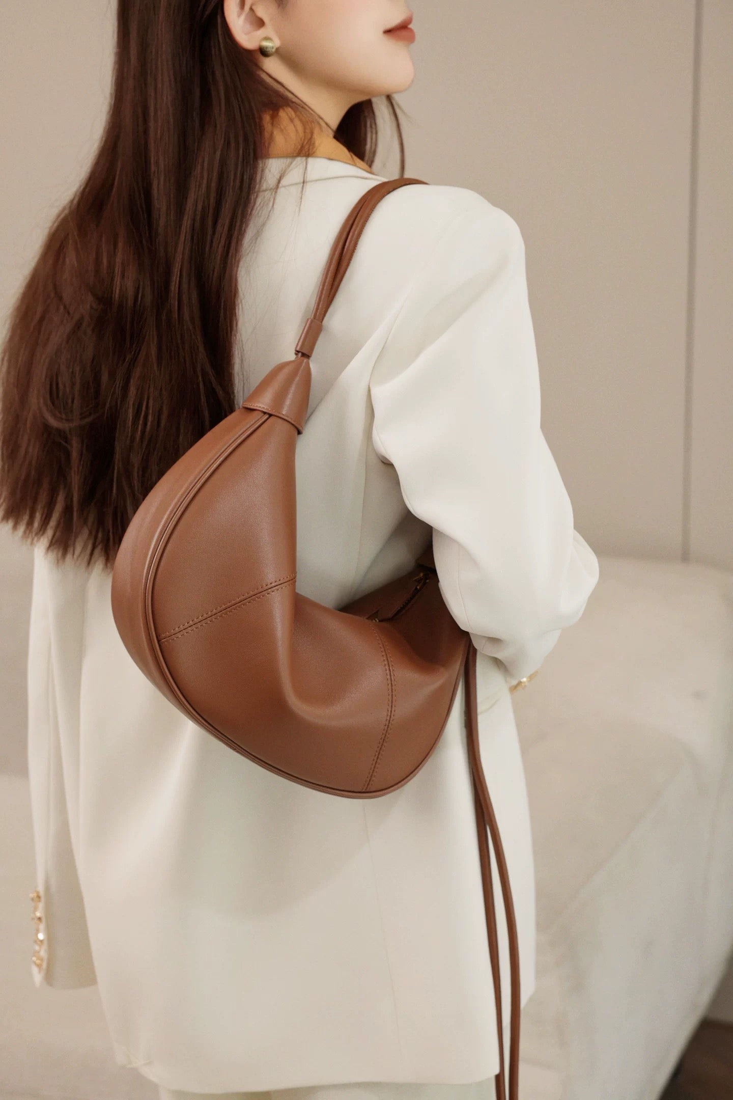 Elegant Adjustable Leather Shoulder Bag