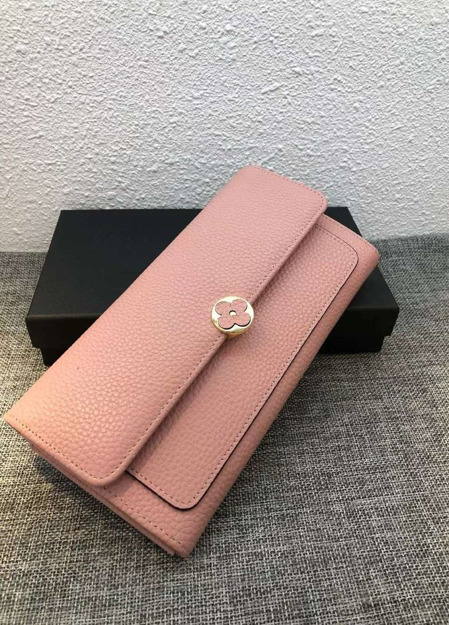 “Élégance Naturelle” — genuine leather wallet