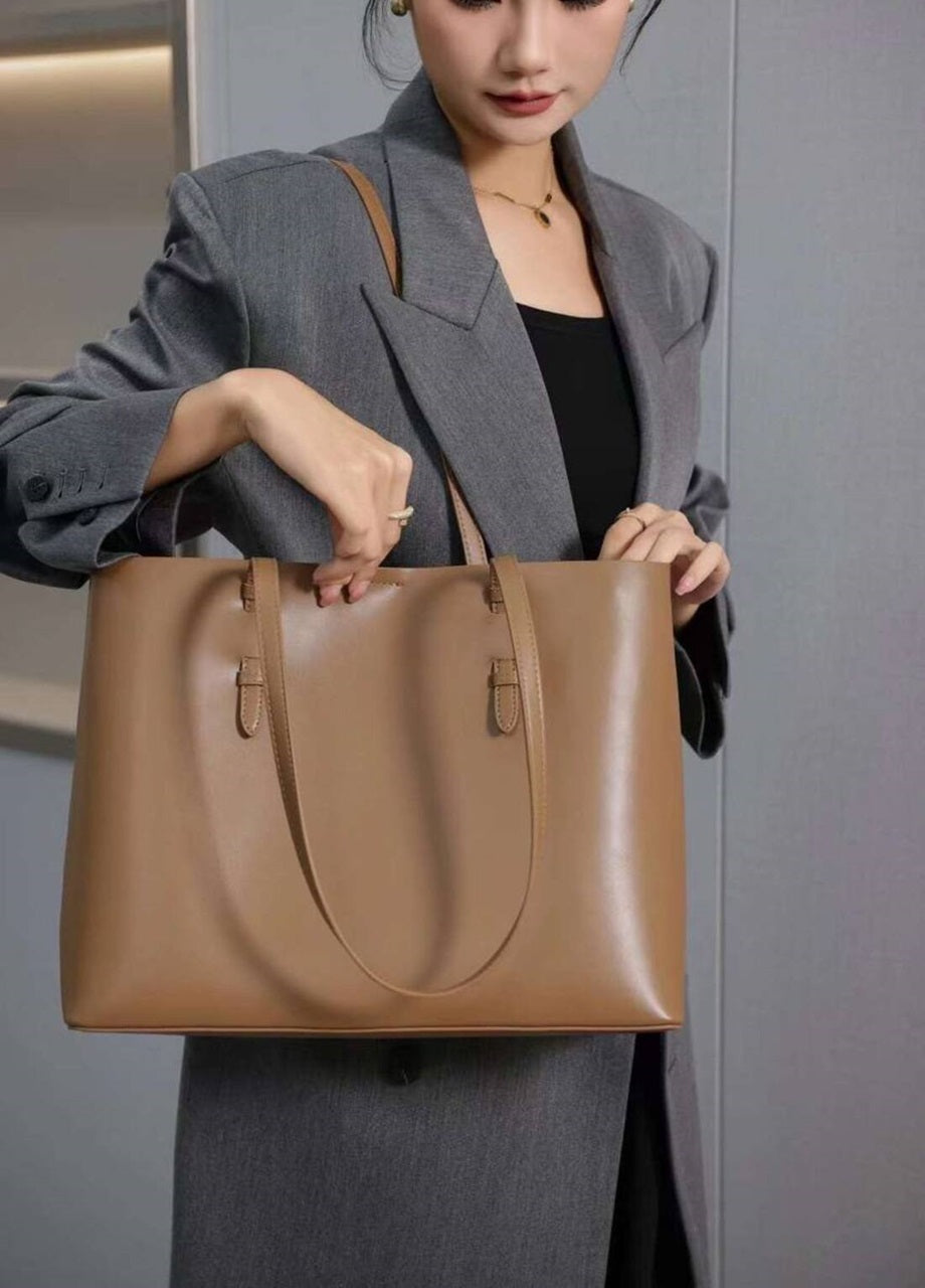 Postale Chic — leather messenger bag for a modern lifestyle