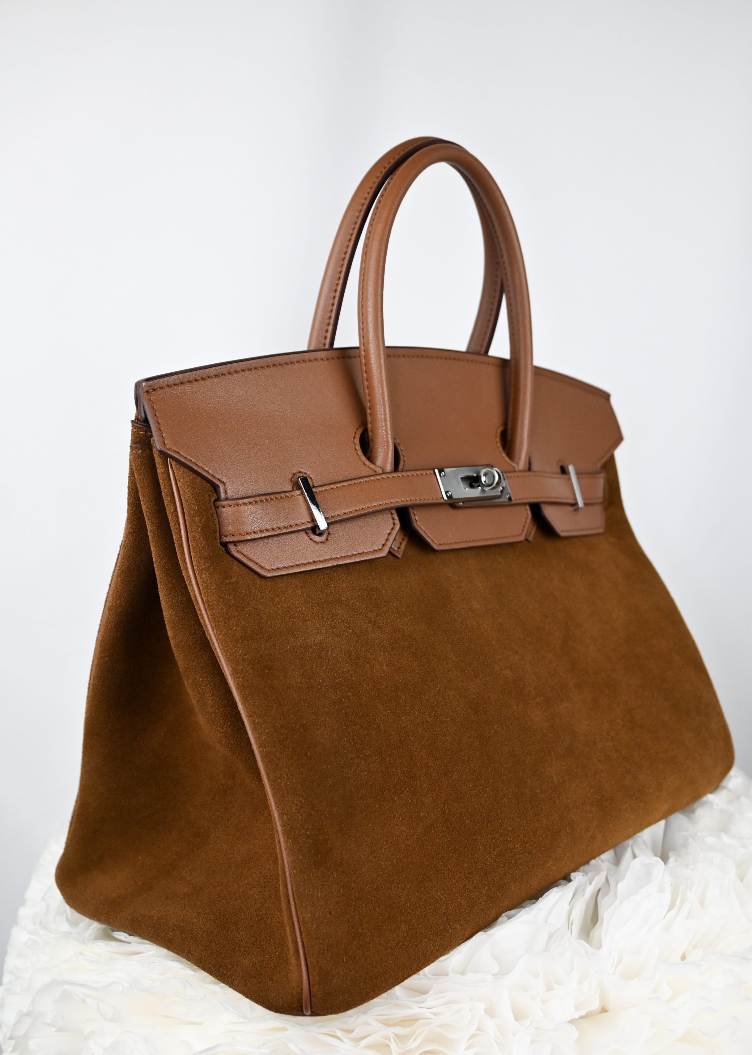 “Italia Suede Luxe” – Timeless Italian Craftsmanship in Leather & Suede
