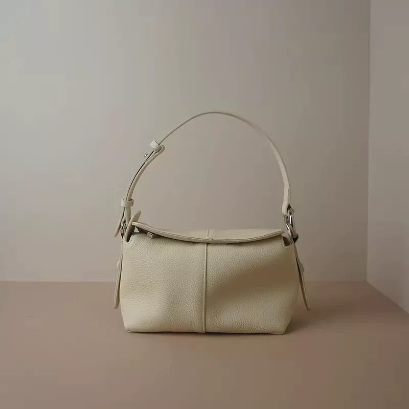 Genuine Leather Shoulder Bag – Timeless Elegance Everyday Functionality