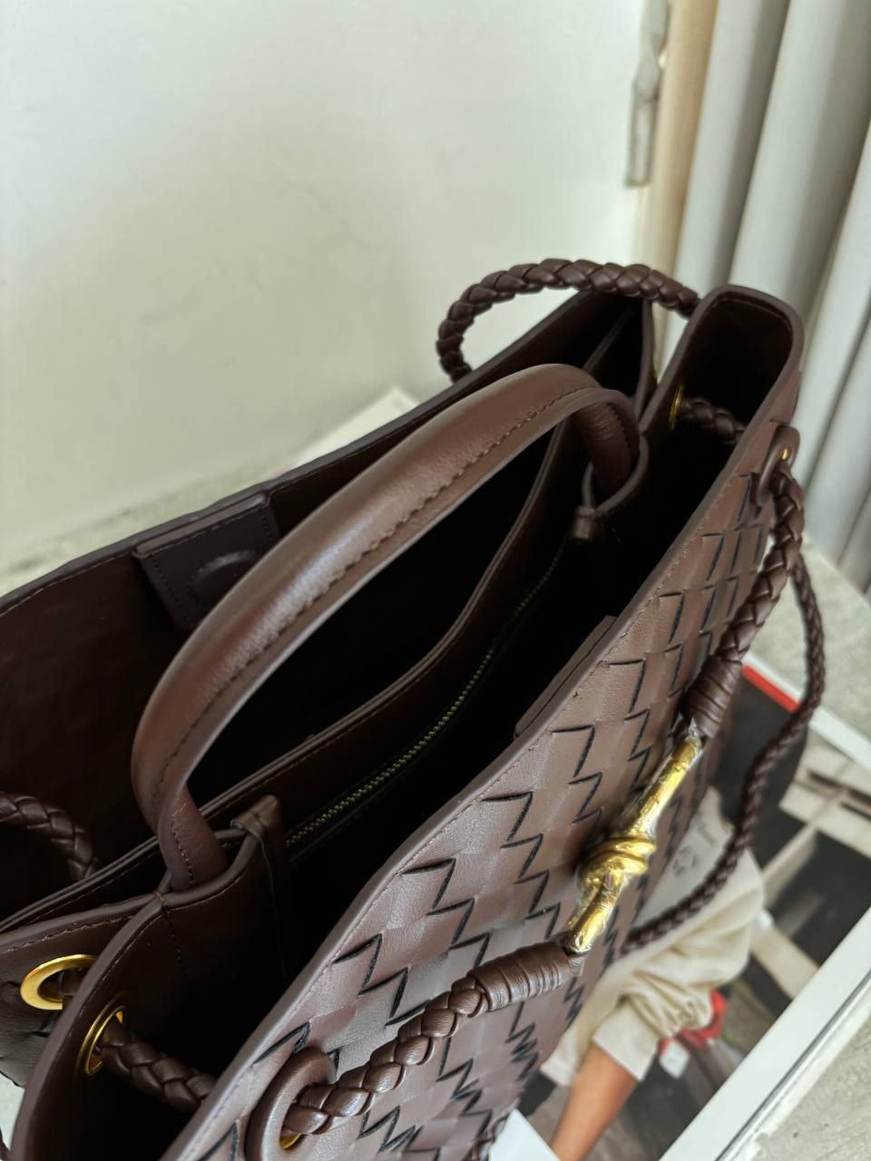 The Verona Weave – Italian Craftsmanship Meets Timeless Elegance