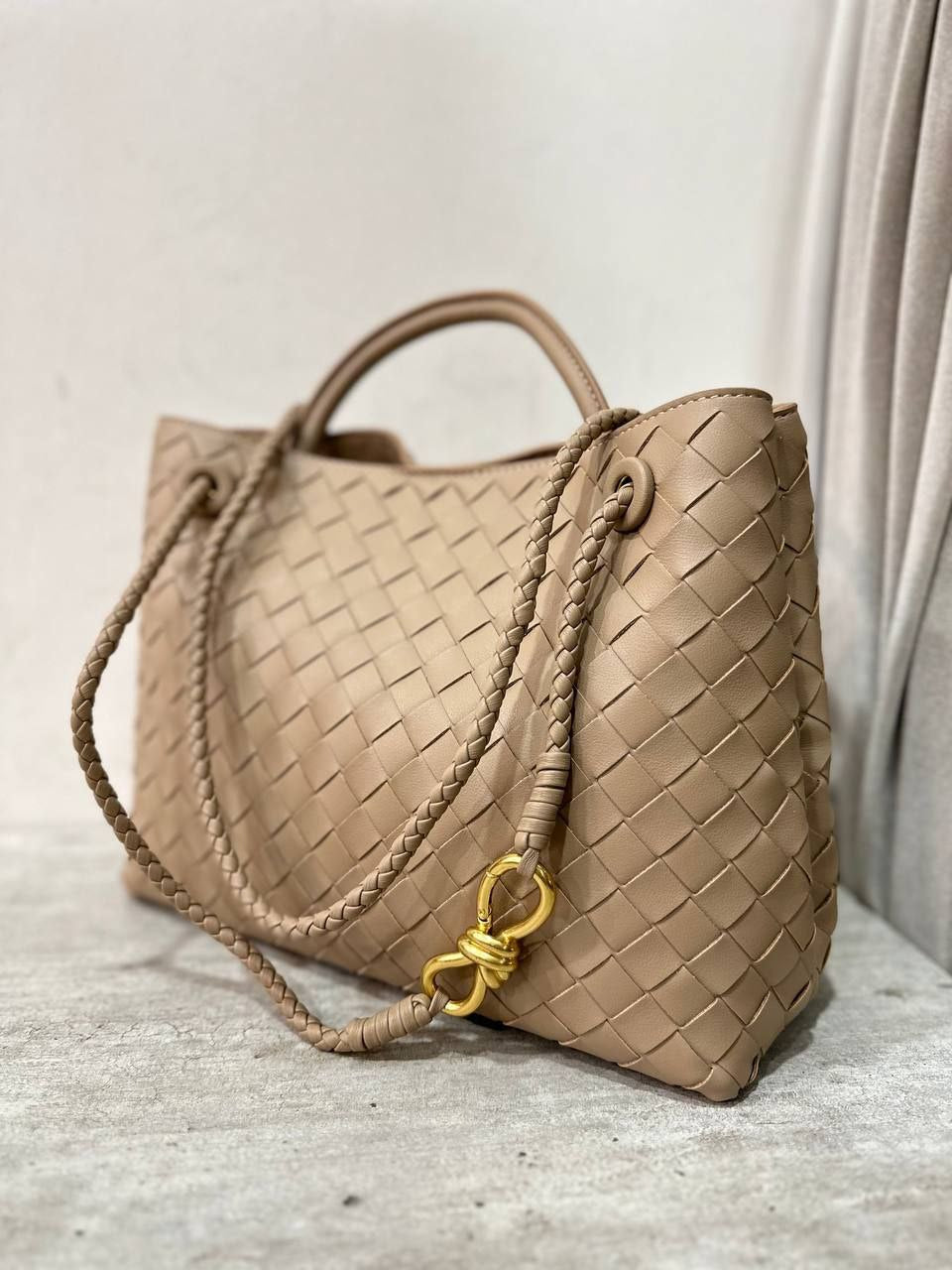 The Verona Weave – Italian Craftsmanship Meets Timeless Elegance