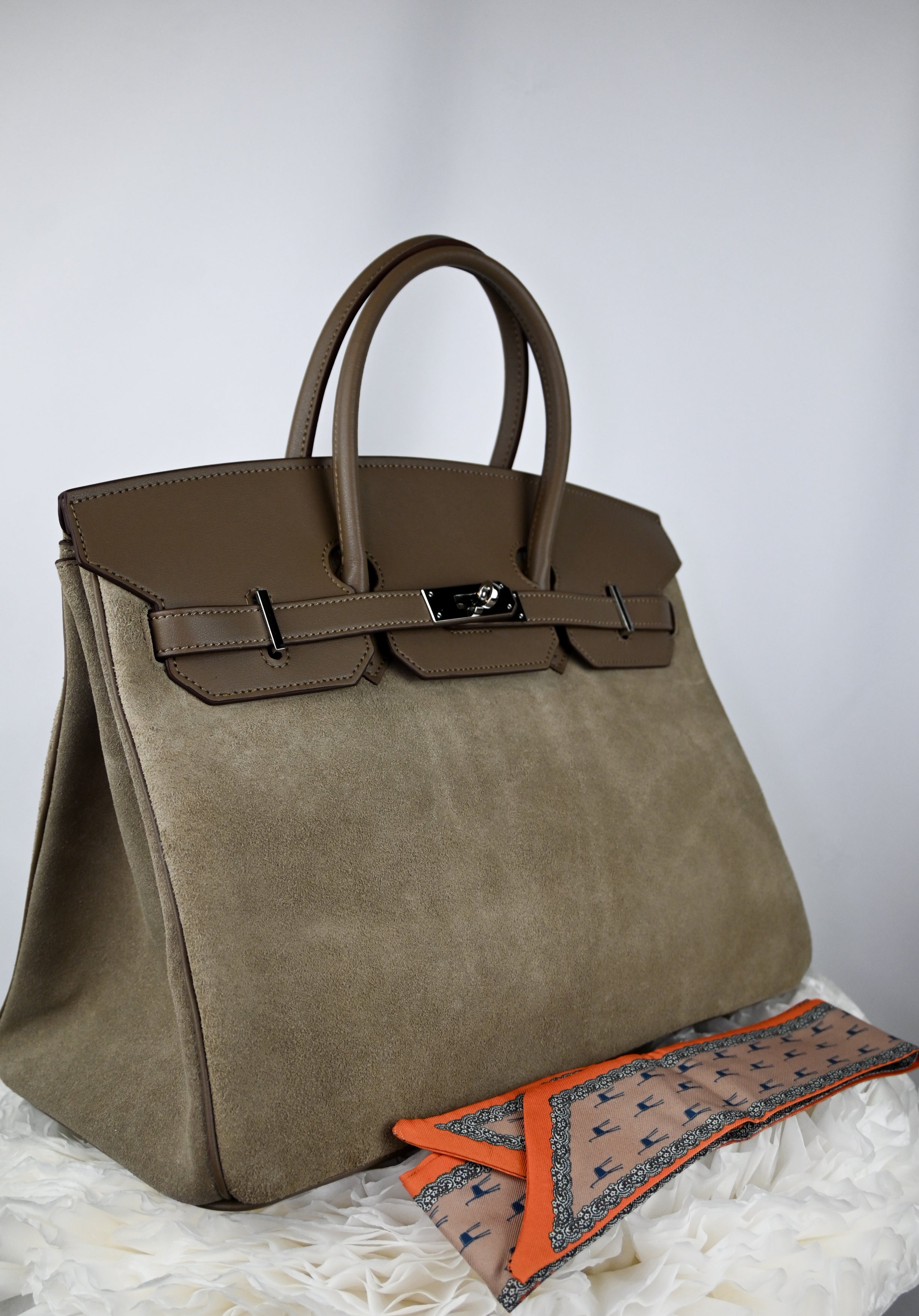 “Italia Suede Luxe” – Timeless Italian Craftsmanship in Leather & Suede