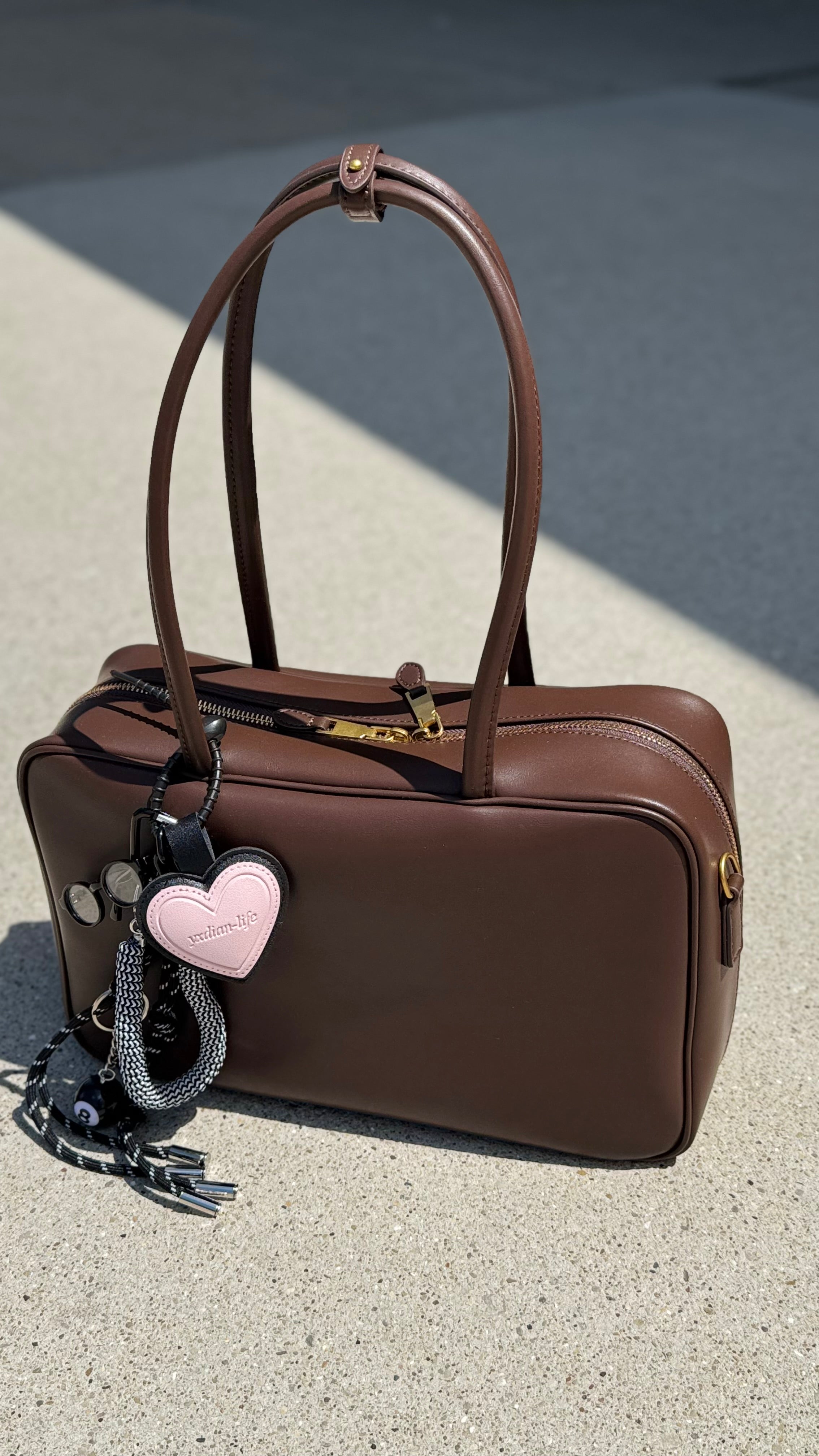 Linea Eleganza — Classic Genuine Leather Bag with Adjustable Strap. Women’s shoulder bag