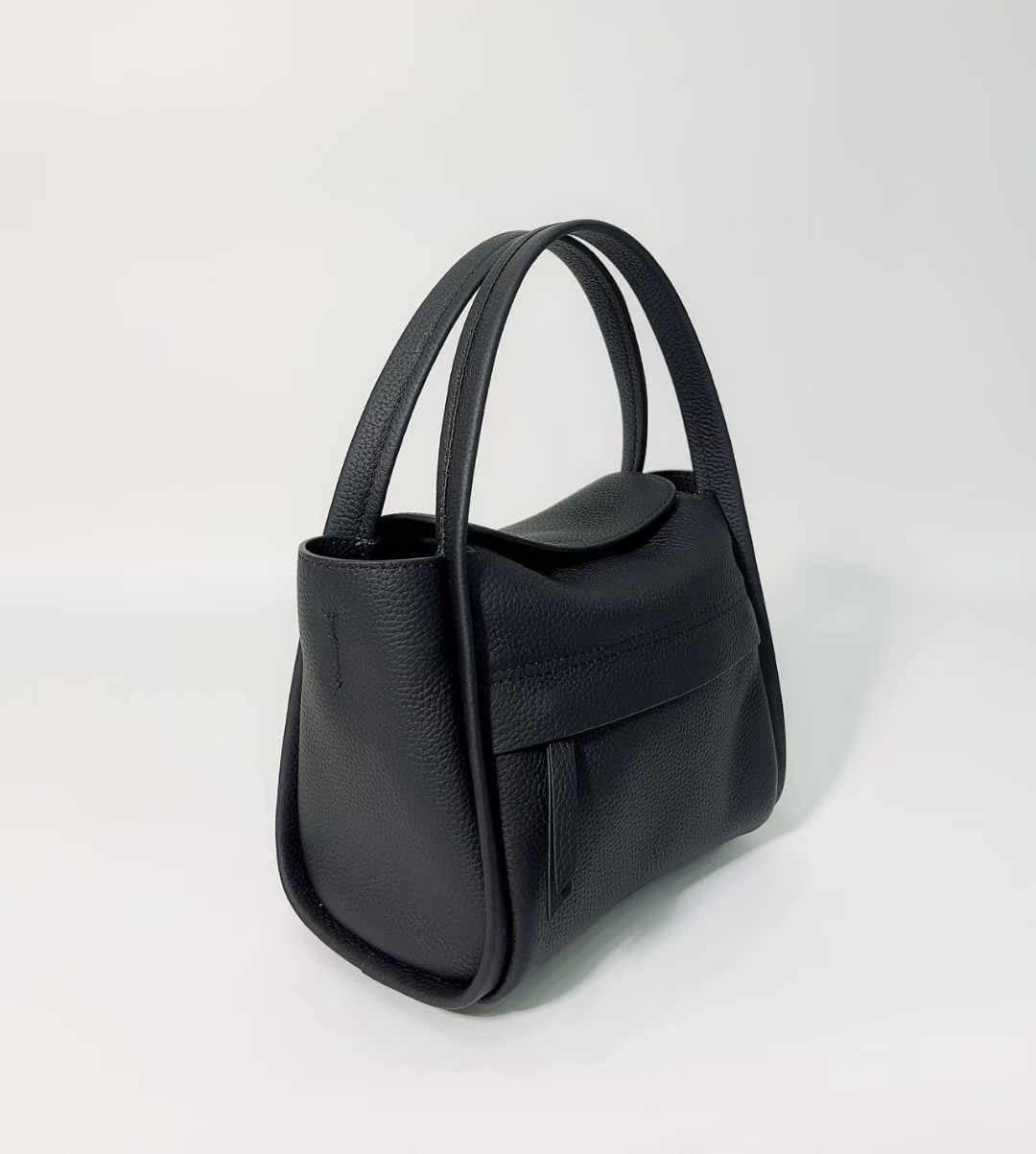 Luxora Leather Elegance – Premium Leather Bag with a Long Strap and Metal Feet