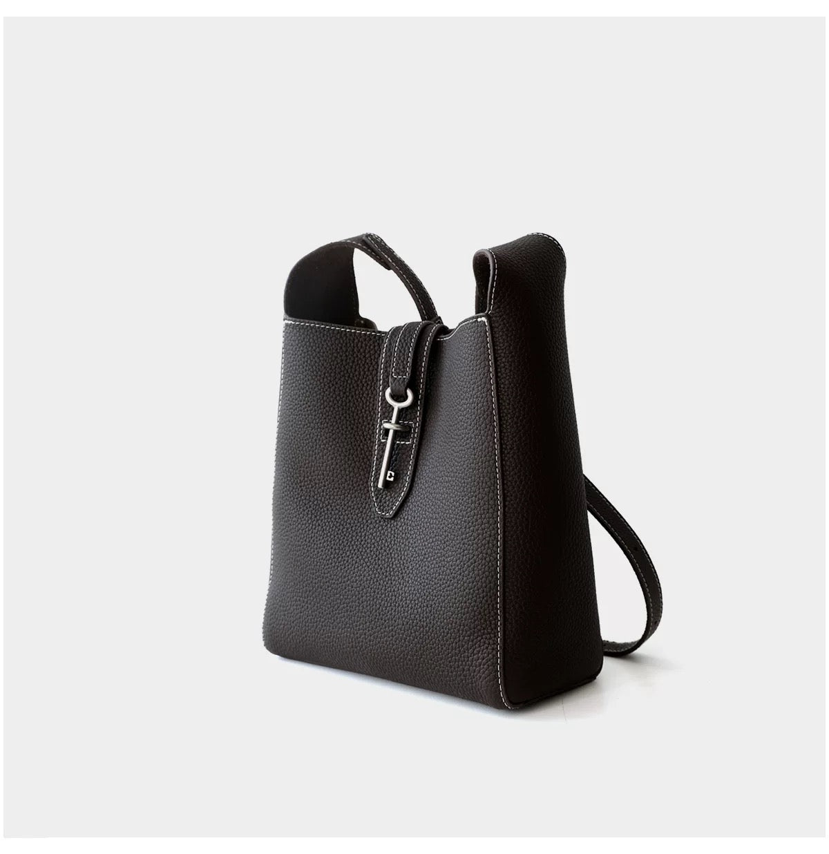 Leather Bucket Bag “Key Charm”