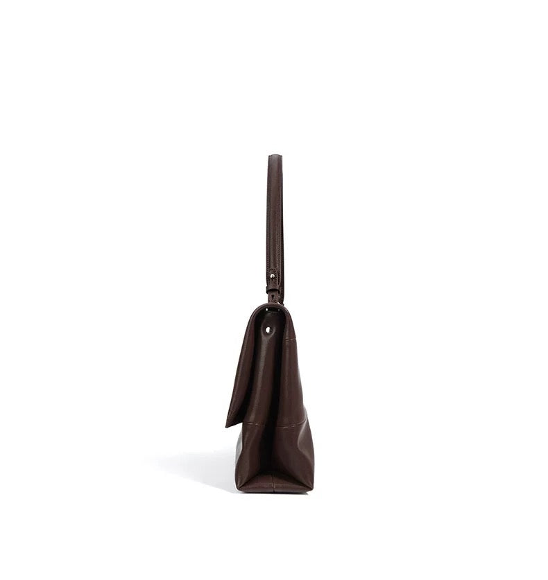 Véda Luxe – Exquisite Minimalism in Leather