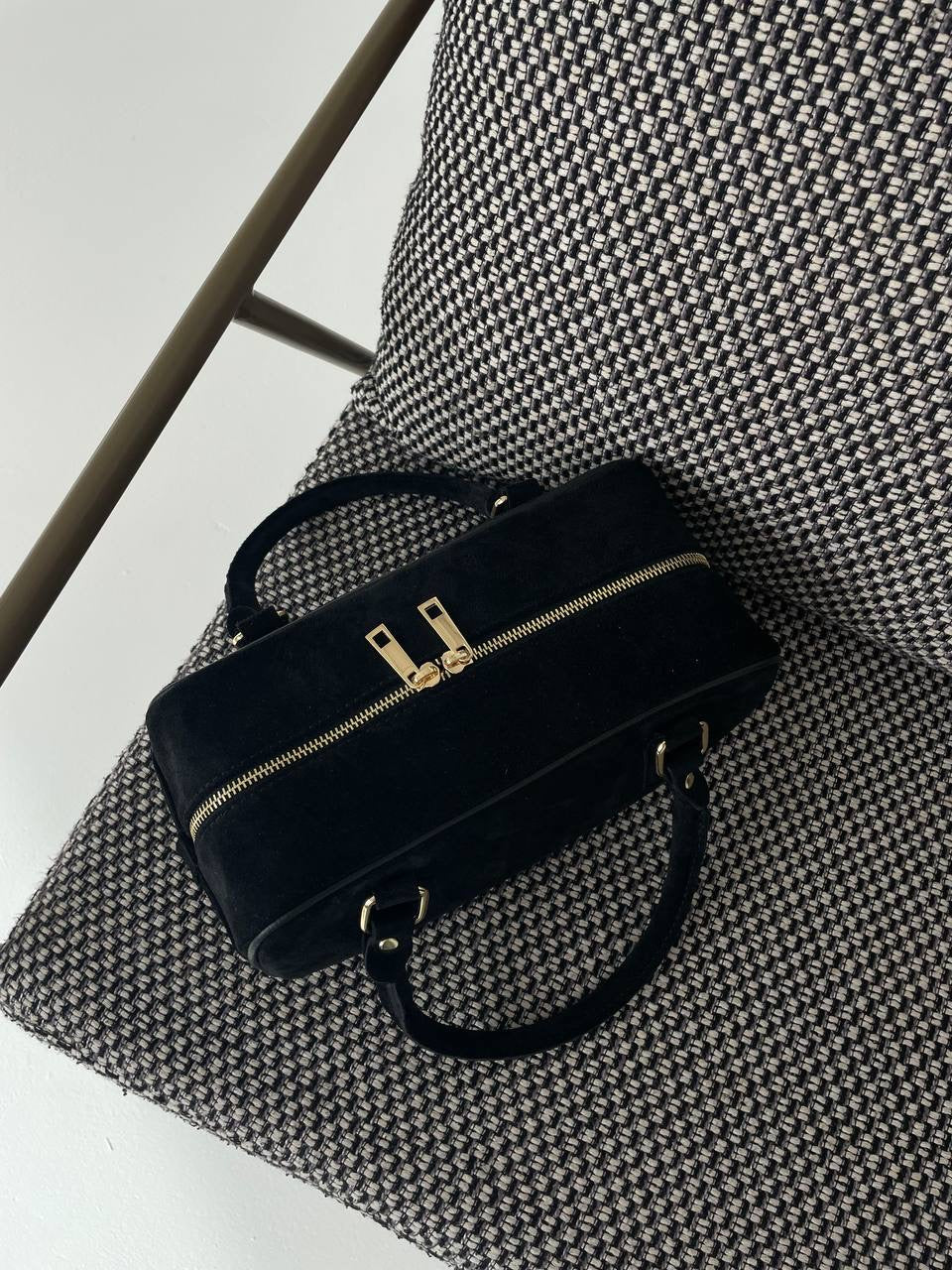 Suede Luxe. Shoulder bag.Made in Italy