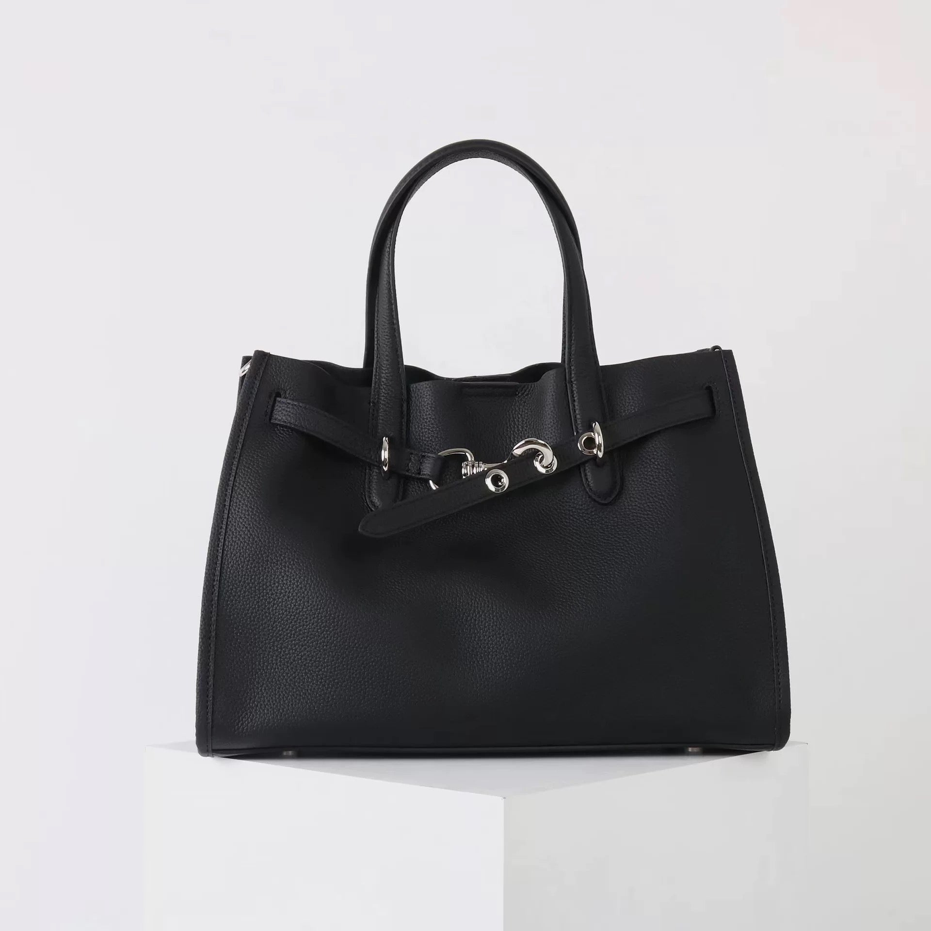 Urban Luxe — Genuine Leather Power Tote. Women’s shoulder bag