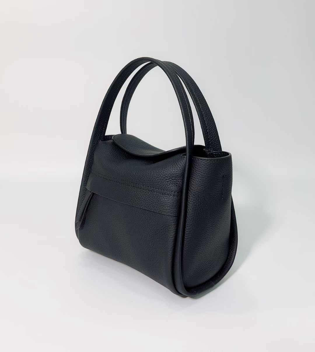 Luxora Leather Elegance – Premium Leather Bag with a Long Strap and Metal Feet